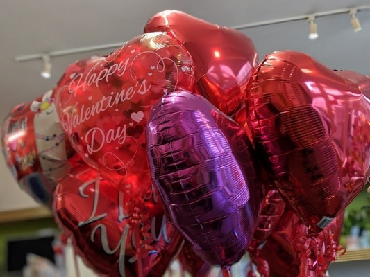 Valentine Wrap with Balloon