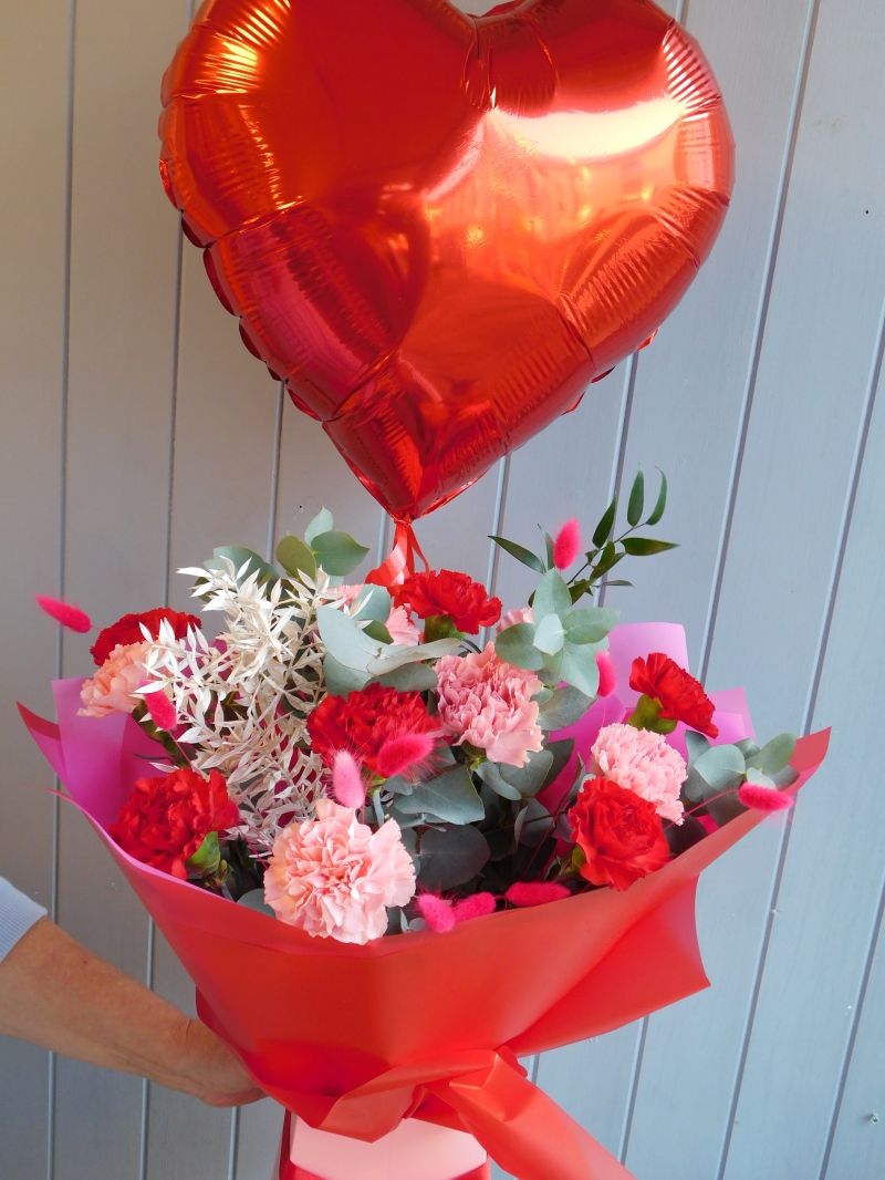 Dianthus Dozen with Balloon