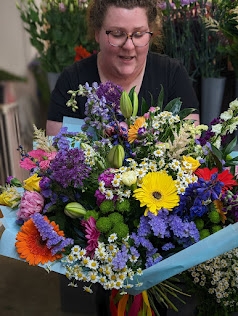 Seasonal Showstopper Bouquet