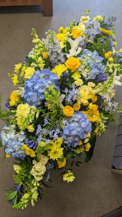 Yellow & Blue Coffin Spray