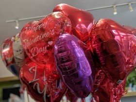 Valentine Wrap with Balloon